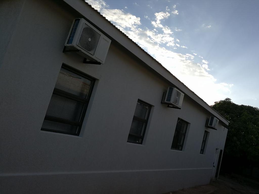 Tsumeb Guesthouse Kamho Extérieur photo