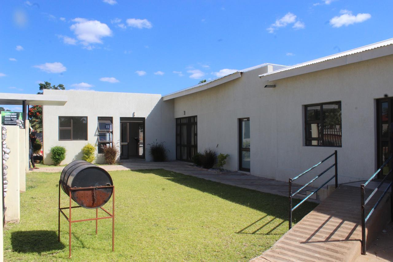 Tsumeb Guesthouse Kamho Extérieur photo