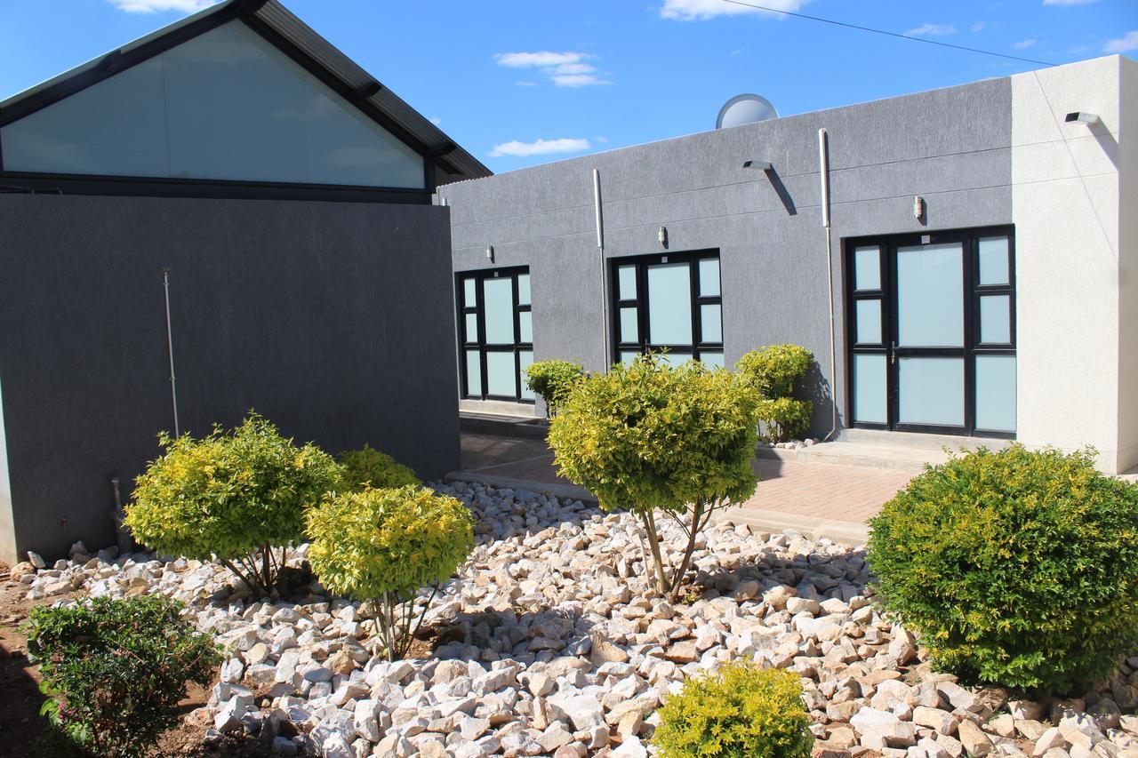 Tsumeb Guesthouse Kamho Extérieur photo